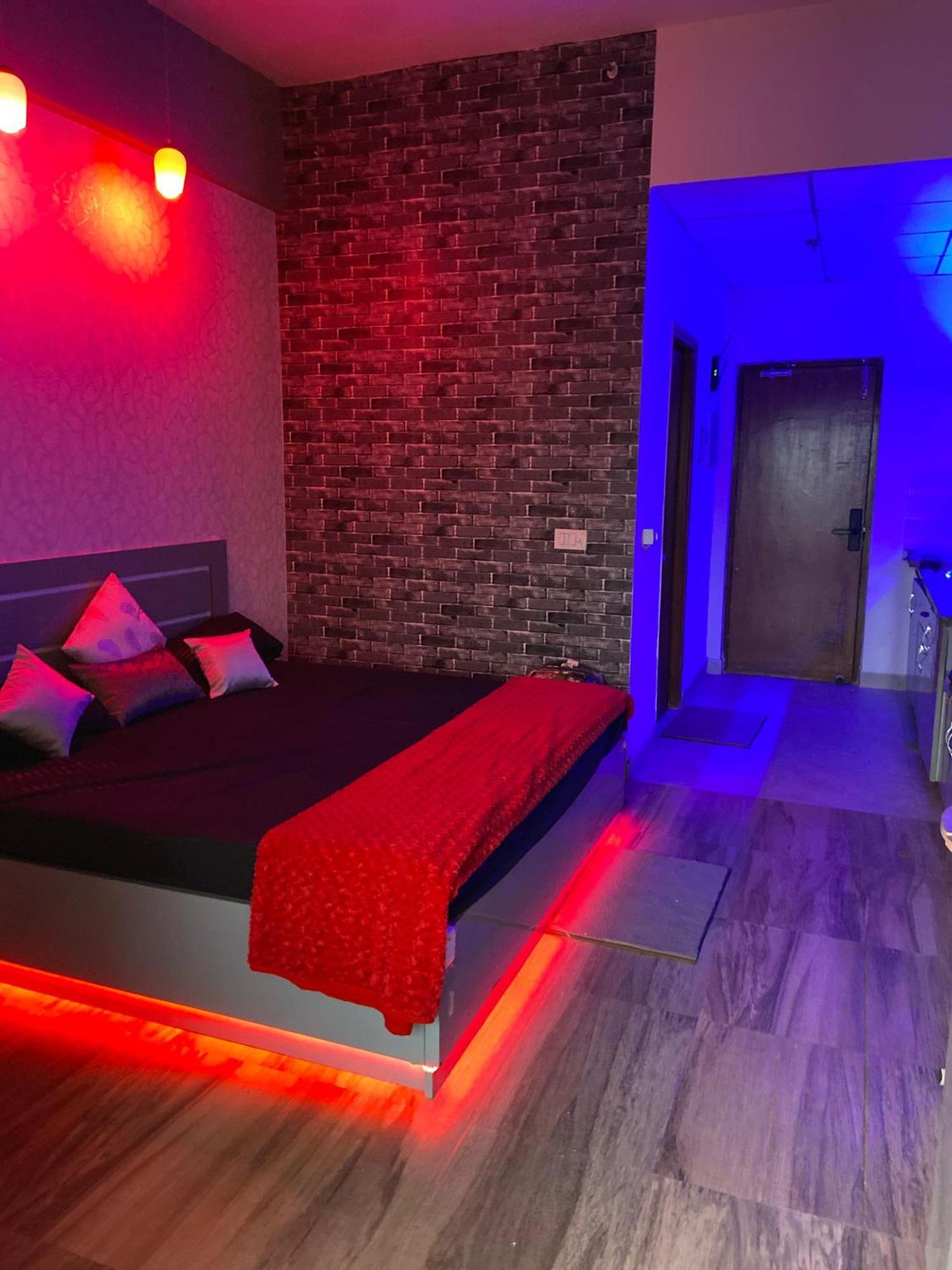 Kinky Dark Rooms Велика Нойда Екстер'єр фото